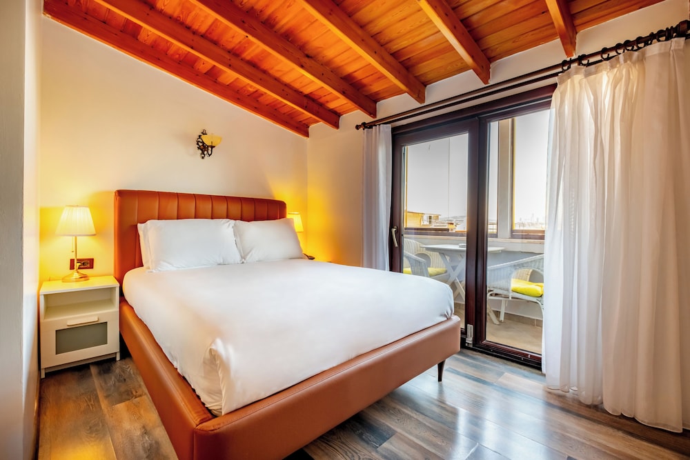 Standard Double or Twin Room photo 1