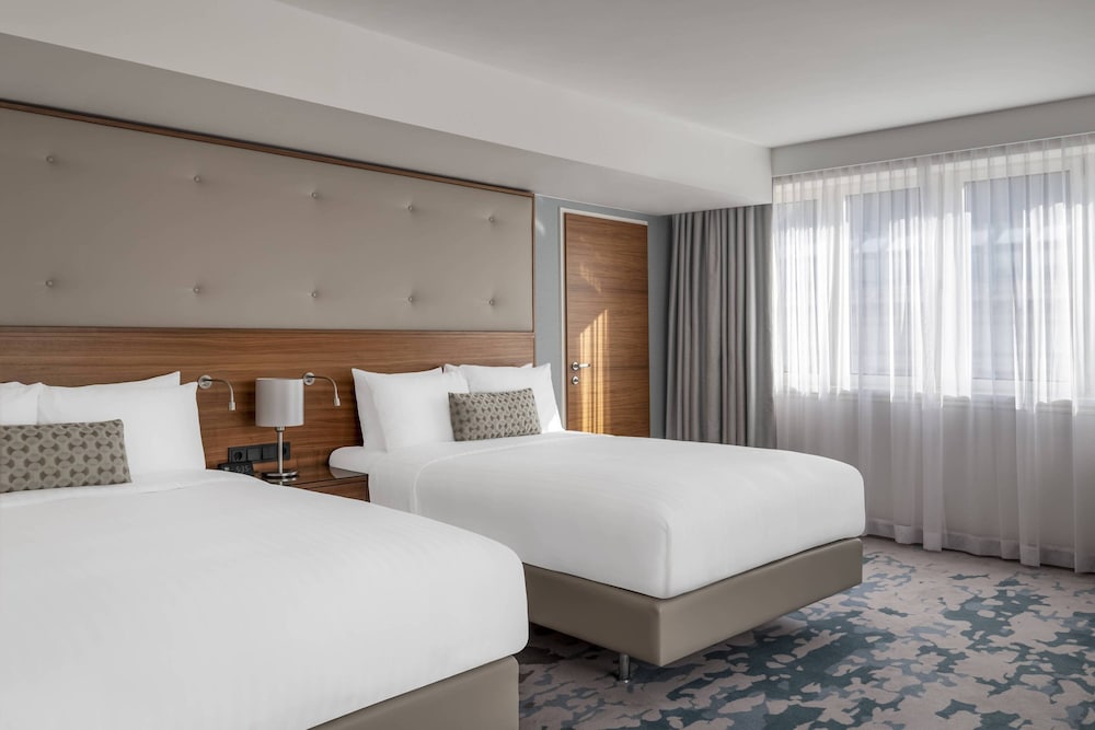 Junior Suite, 2 Double Beds photo 3