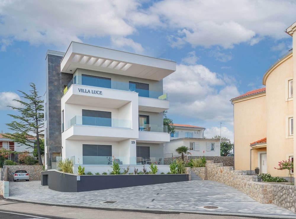 Apartment (One Bedroom Apartment with Terrace)
