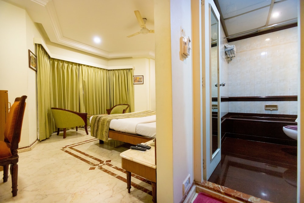 Deluxe Room - Photo 6