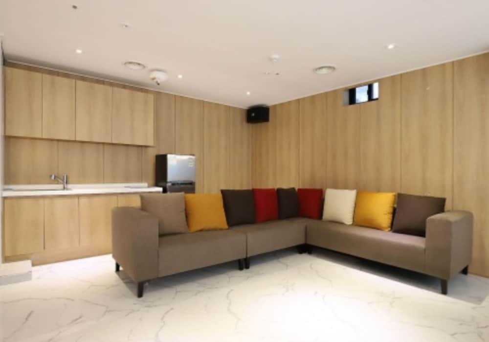 Event Room (B1) - Photo 4