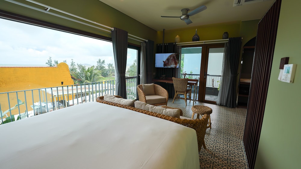 Family Apartment, 2 Bedrooms, Beach View photo 2