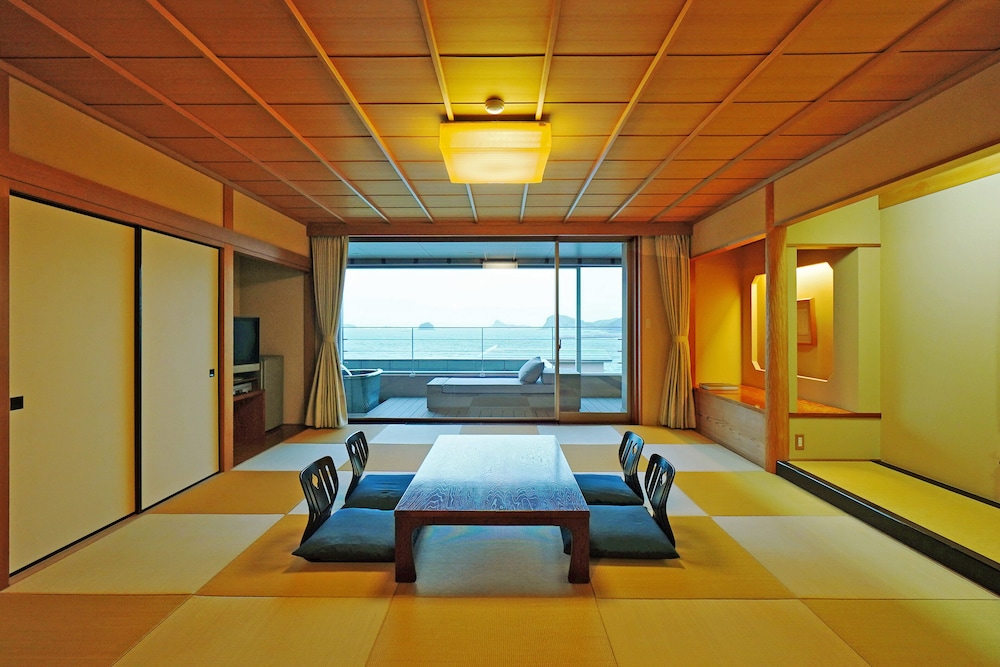 Japanese Style Quadruple Room, Non Smoking, Open air-Bath photo 3