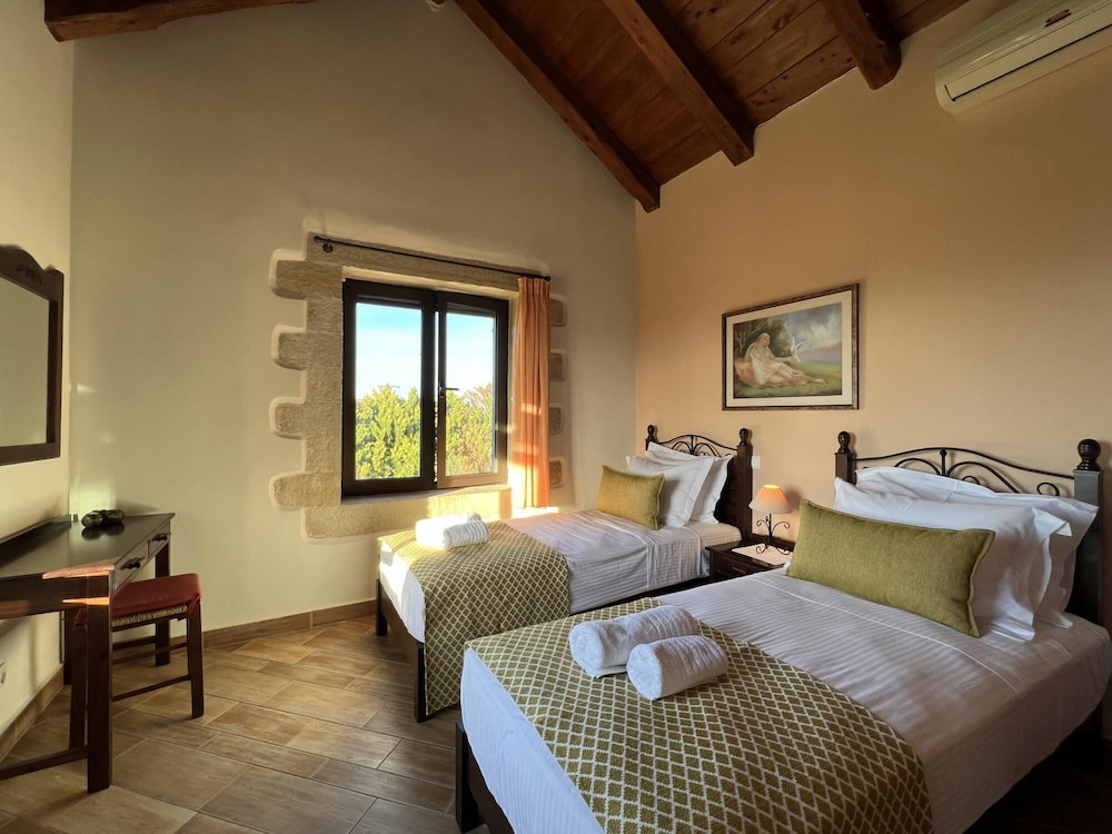 Villa photo 2