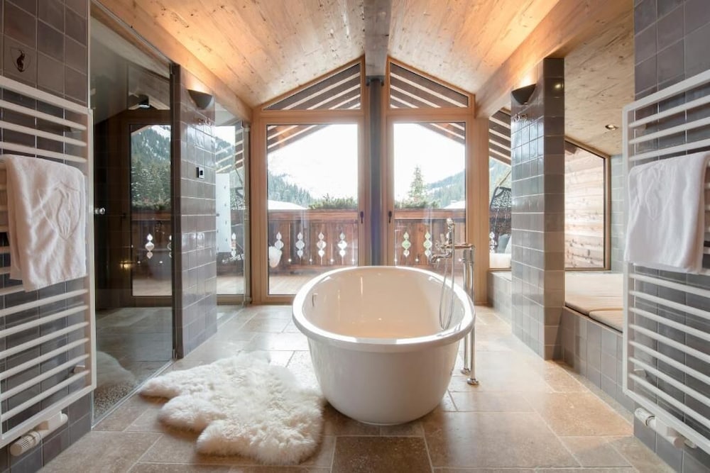Luxury Chalet, 4 Bedrooms photo 1