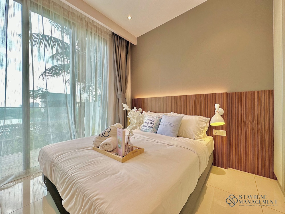 Condo, 2 Bedrooms, City View photo 3