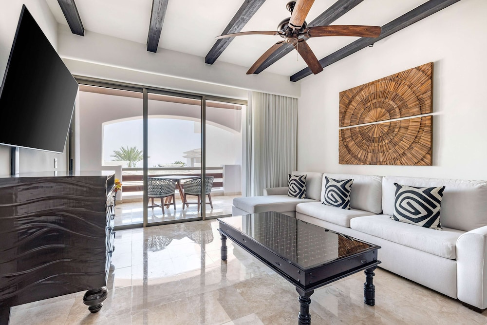 1 Bedroom 1 King Partial Oceanview W/ Balcony