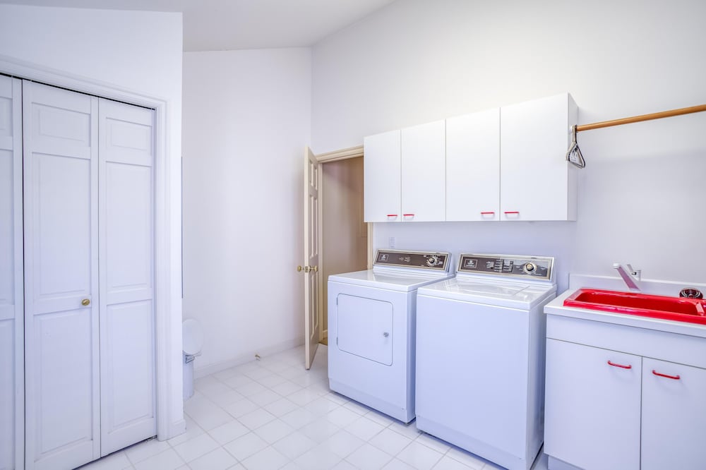Condo, Multiple Beds (Searidge D2) photo 3