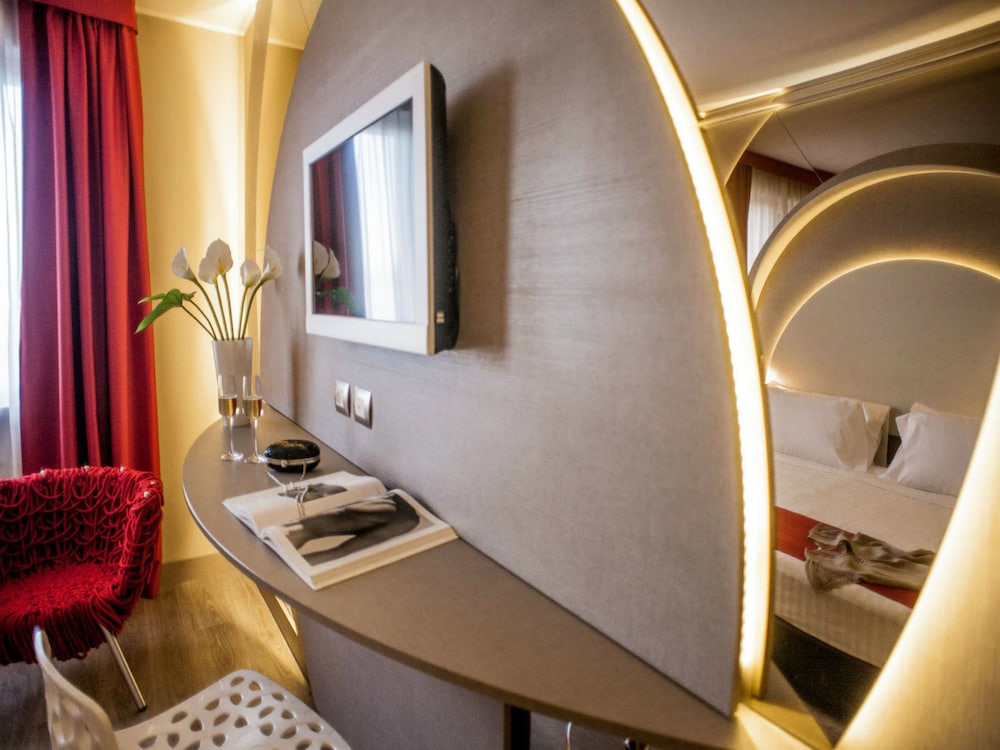 Superior Triple Room, Balcony - Photo 4