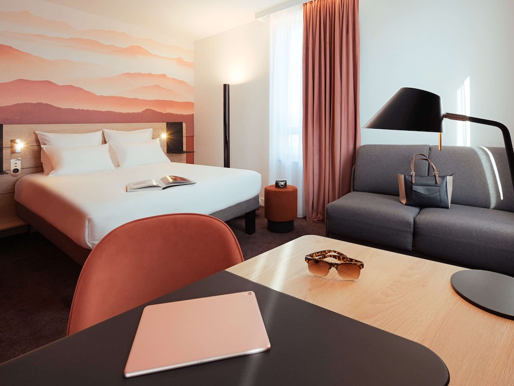 Superior Room, 1 Queen Bed with Sofa bed - Photo 13