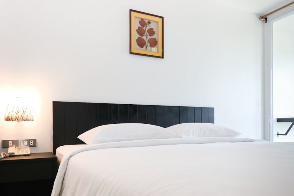 Standard Single Room - Photo 7