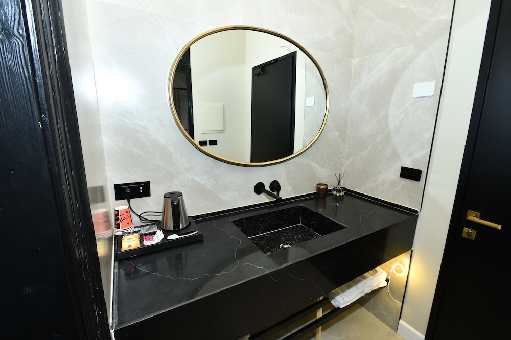 Superior Double Room, Private Bathroom - Photo 6