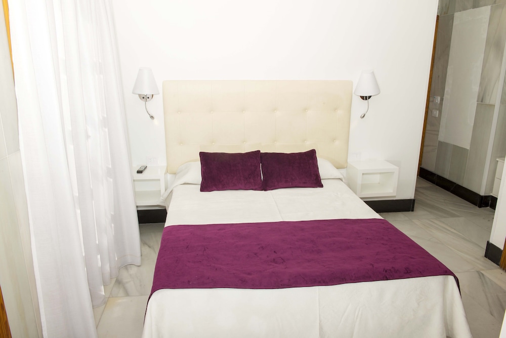 Basic Double Room photo 2