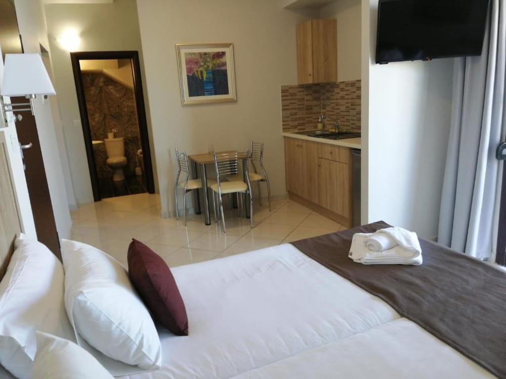 Standard Triple Room, 1 Bedroom, Sea View photo 3