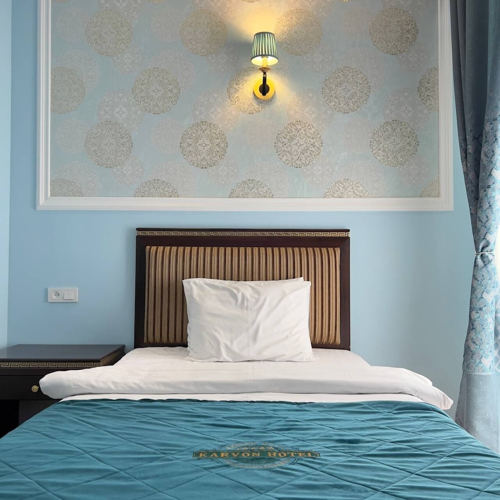Comfort Single Room, Balcony, Garden View