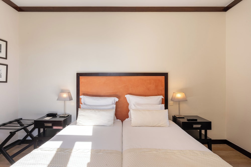 Standard Twin Room - Photo 2