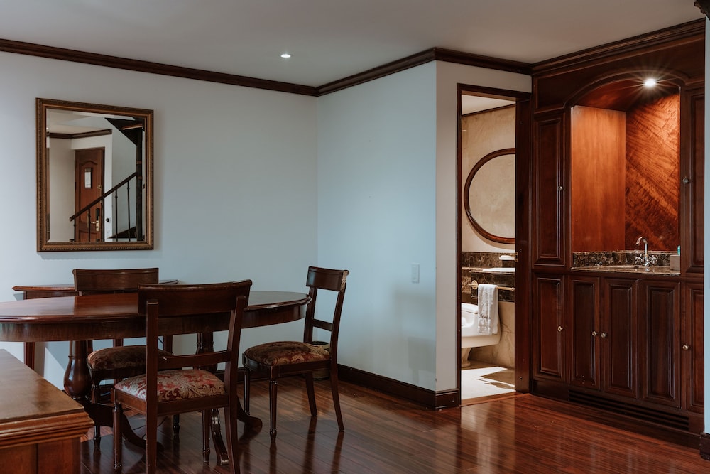 Grand Suite, Hot Tub - Photo 10