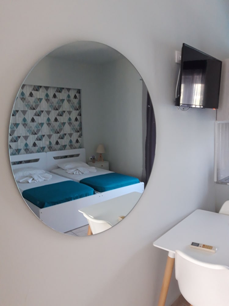 Basic Double or Twin Room, Sea View