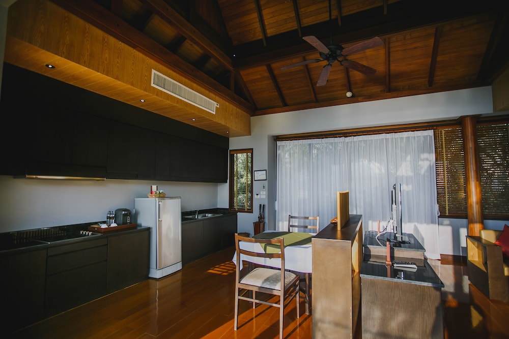 Grand Pool Villa Ocean View - Photo 14