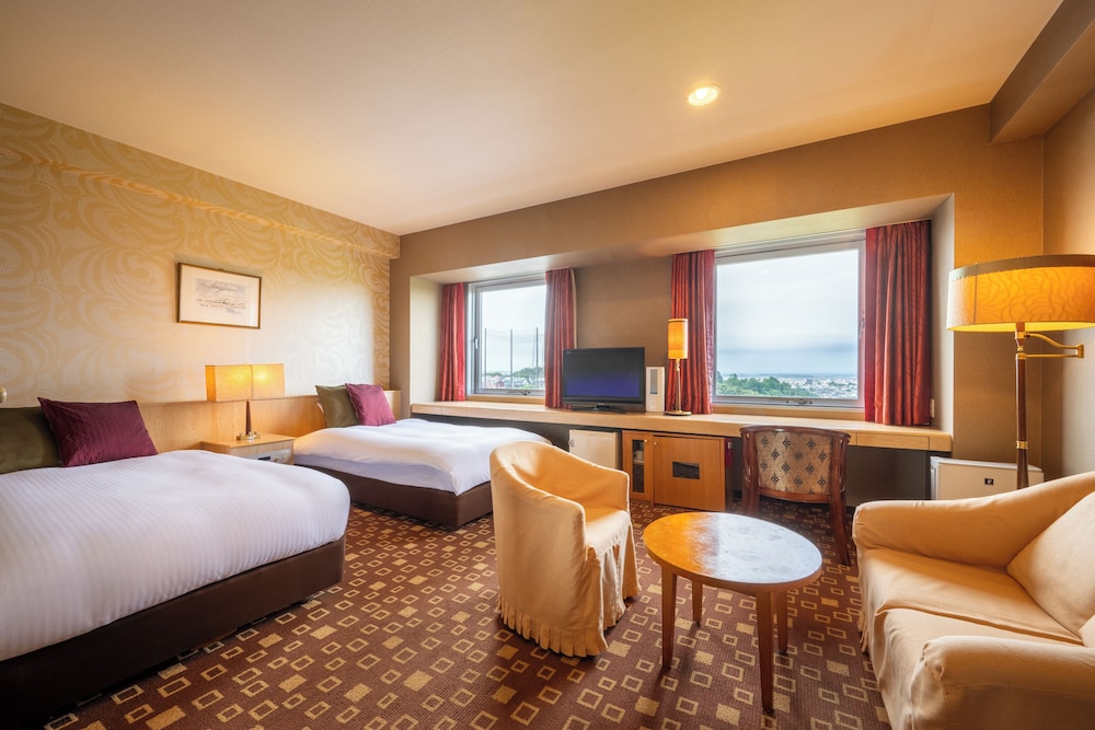 Twin Room, Smoking