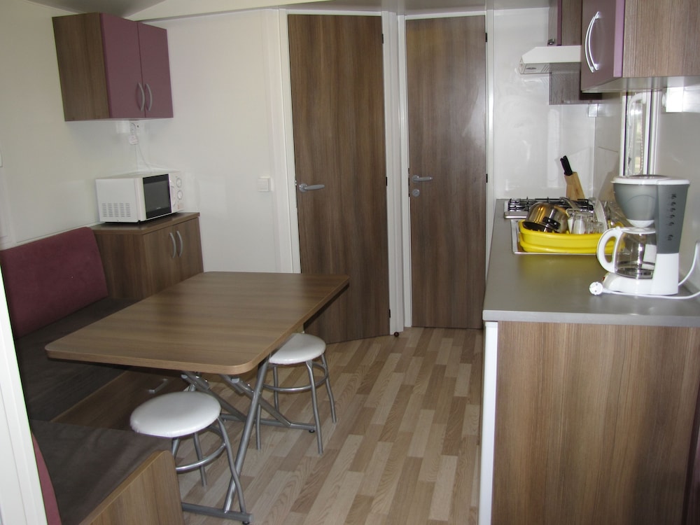 Standard Mobile Home photo 3