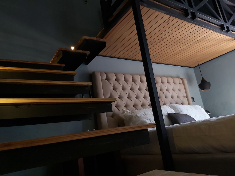 Design Suite, 1 Bedroom, Bathtub, Ground Floor, photo 6