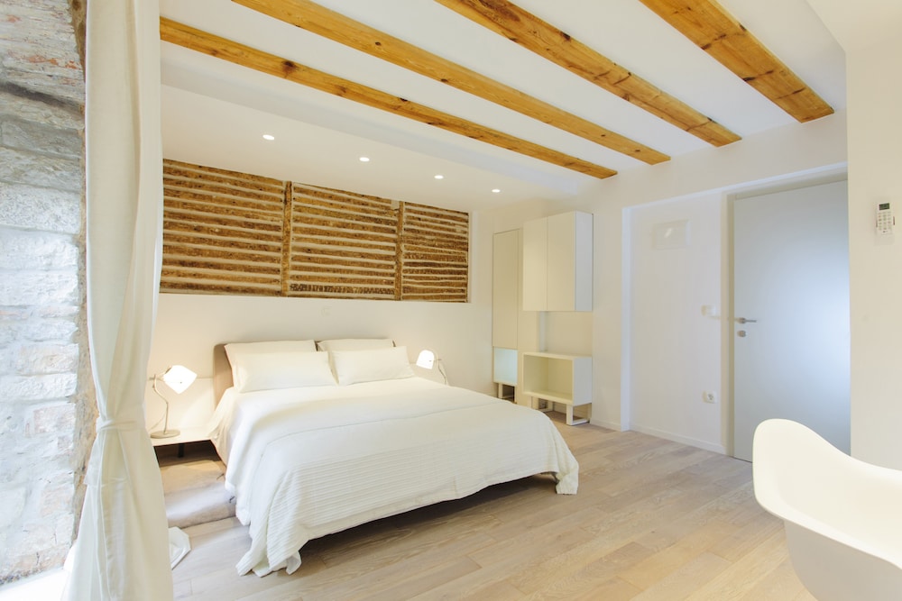 Delux Double Room, Balcony, City view photo 2