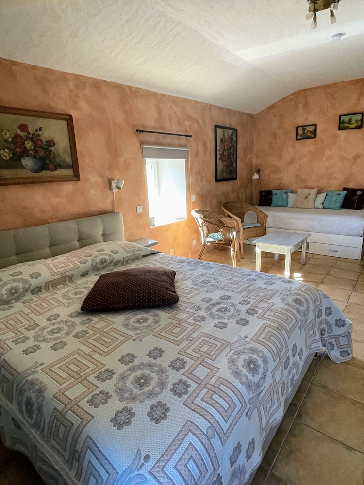 Comfort Triple Room