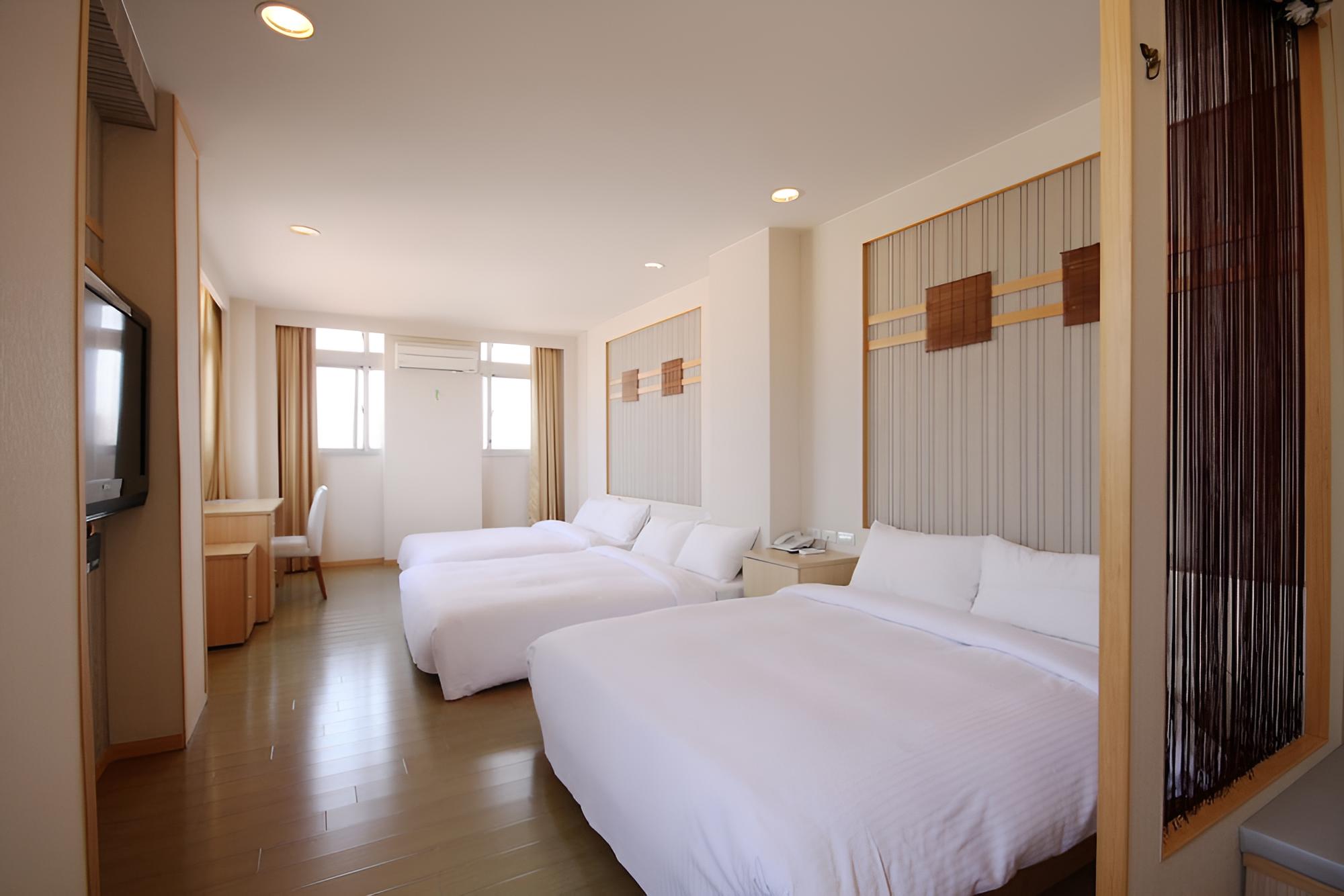 Room (6 People) photo 2