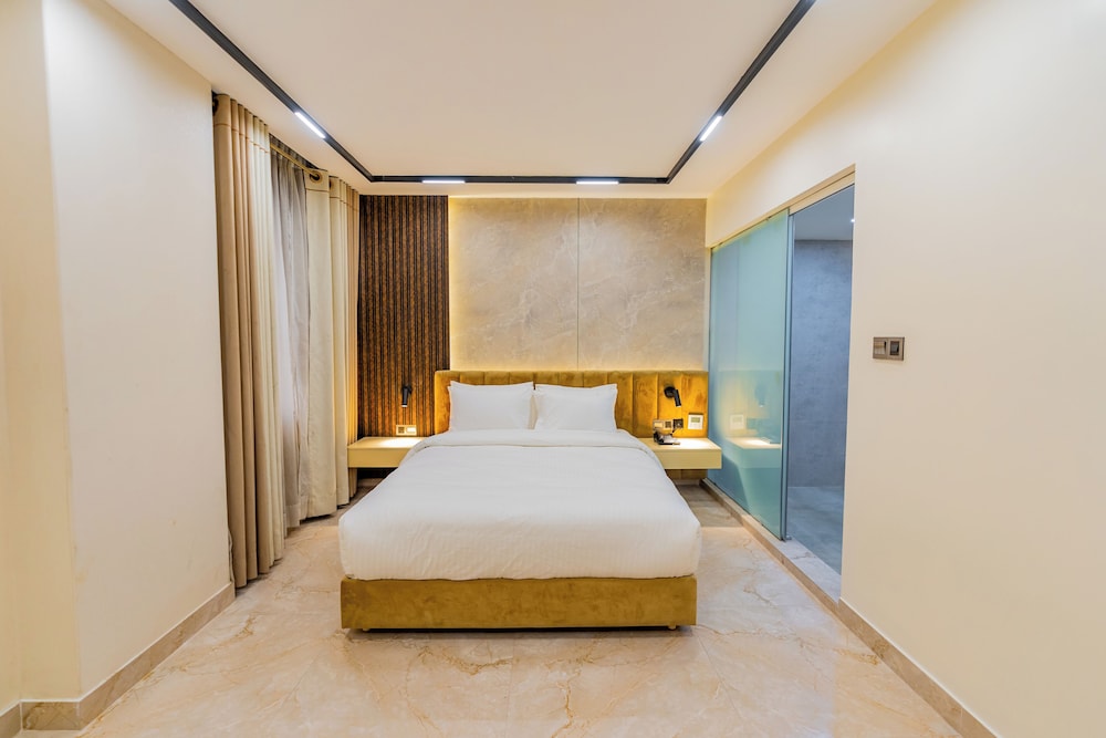Deluxe Double Room, City View photo 2