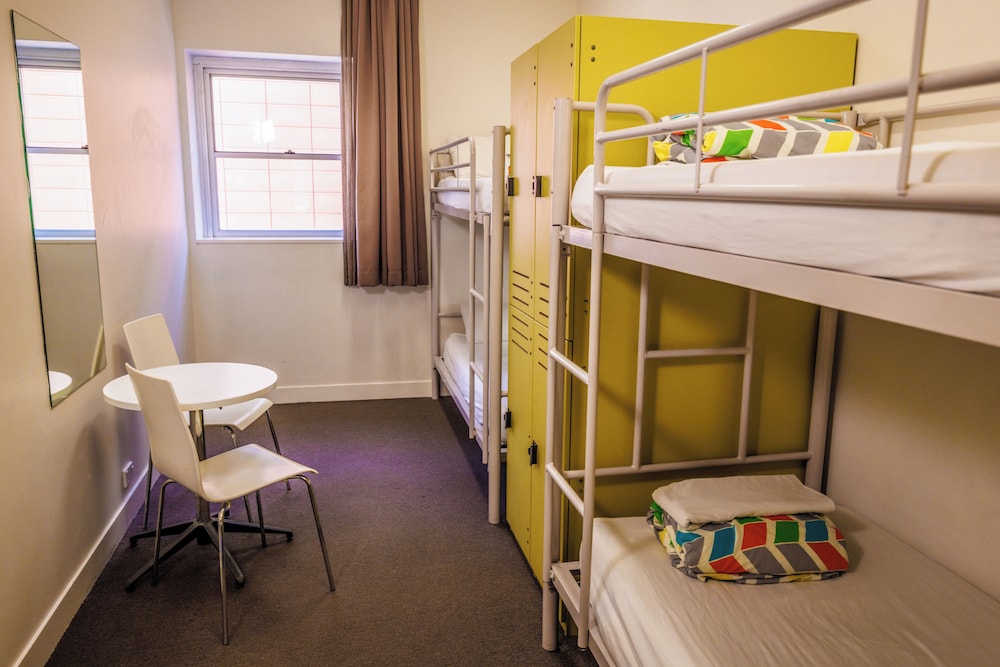 Bed in 4-Bed Mixed Dormitory with Ensuite