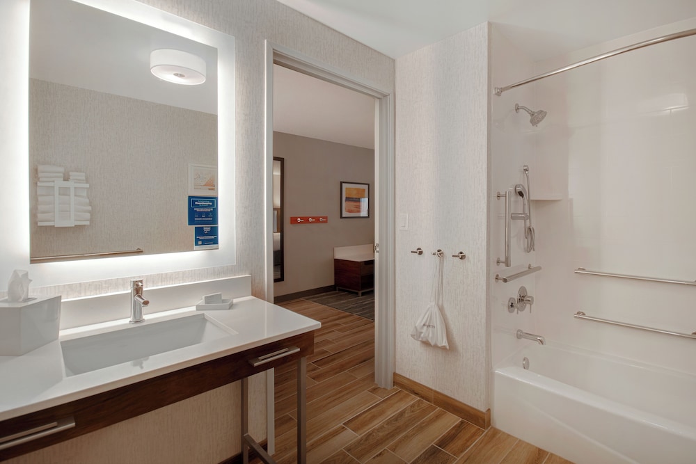 Room, 2 Queen Beds, Accessible, Non Smoking - Photo 2