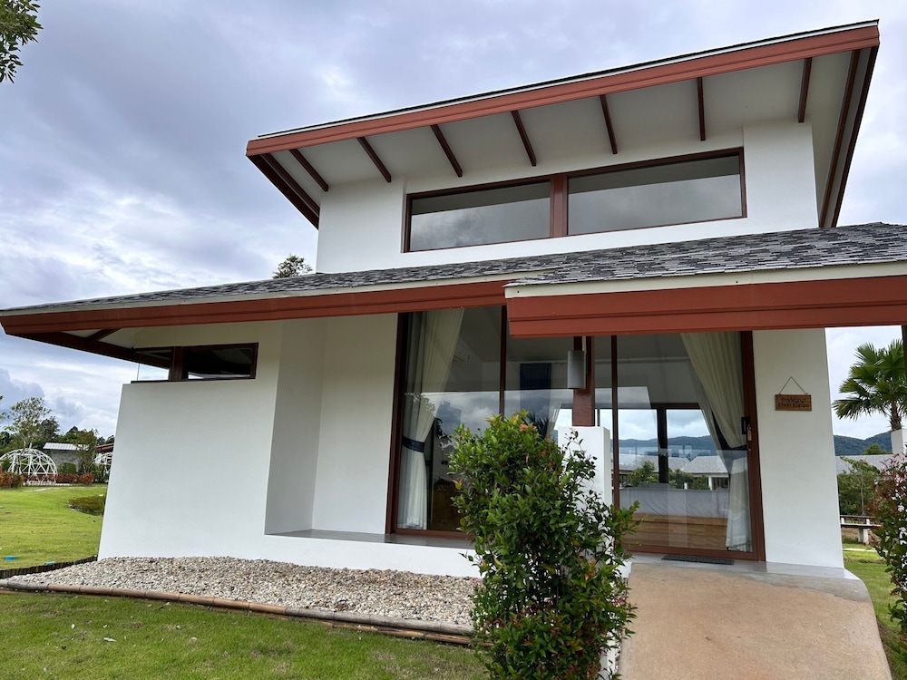 Deluxe Villa, Garden View photo 2