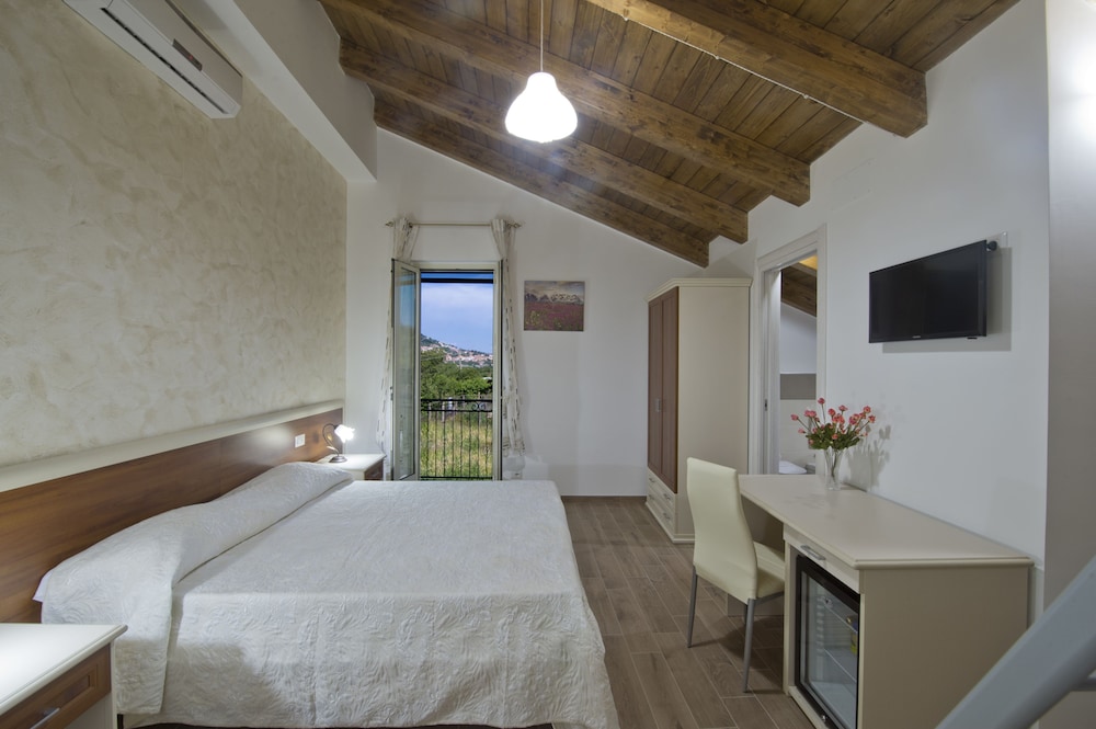 Quadruple Room photo 1