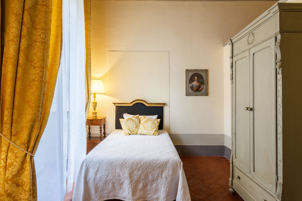 Deluxe Single Room, City View photo 2