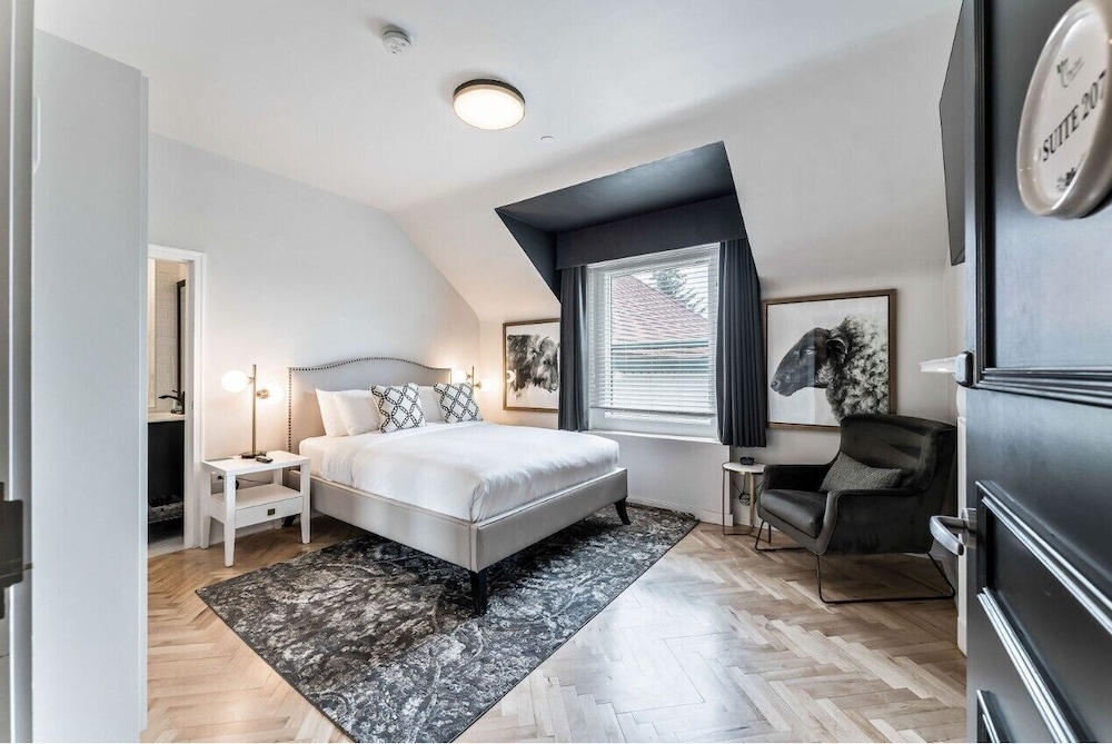 Luxury Room, 1 Queen Bed, Non Smoking photo 1