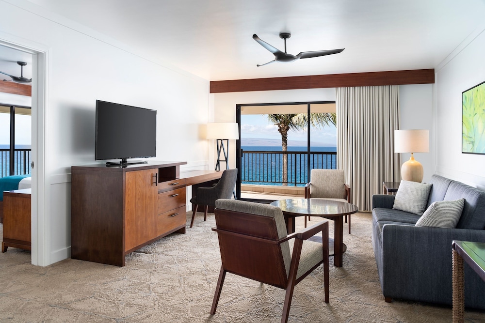Moana Oceanfront 1 Bedroom Suite King