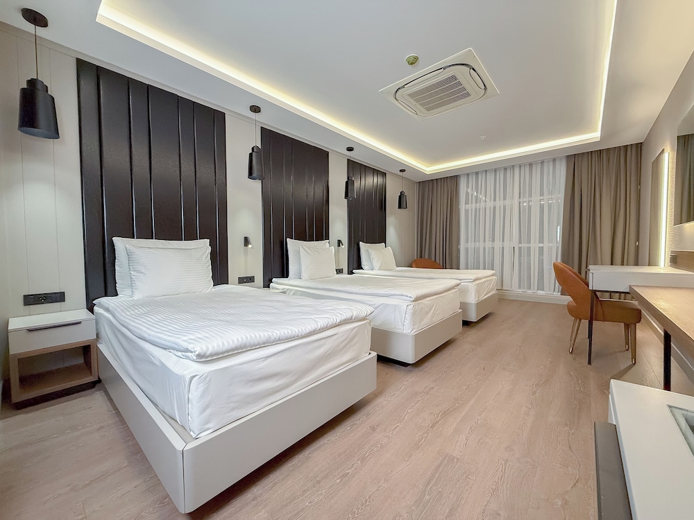 Deluxe Twin Room, City View