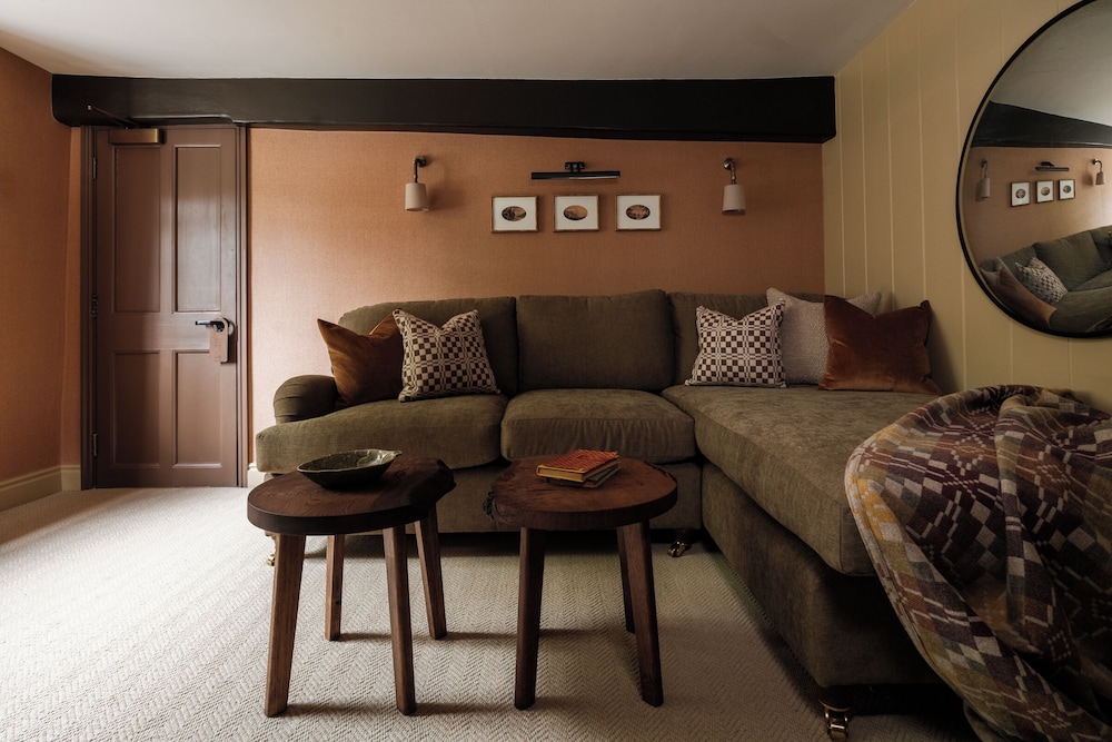 Signature Suite, 1 King Bed photo 2