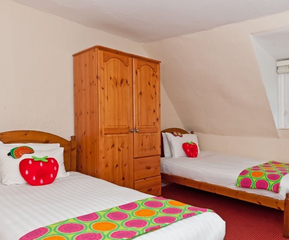 Attic twin en-suite photo 1