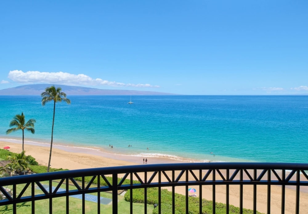 Suite, Oceanfront (Lanai, ADA) thumbnail 6