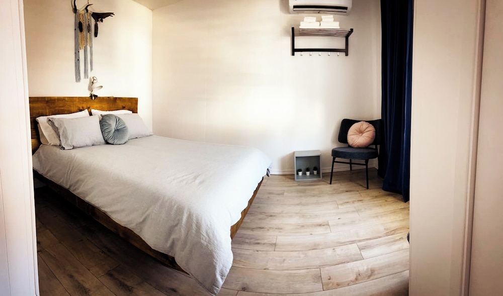 Classic Single Room
