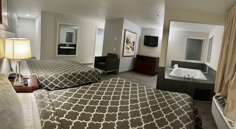 Basic Double Room, 2 Queen Beds, Non Smoking, Jetted Tub photo 1
