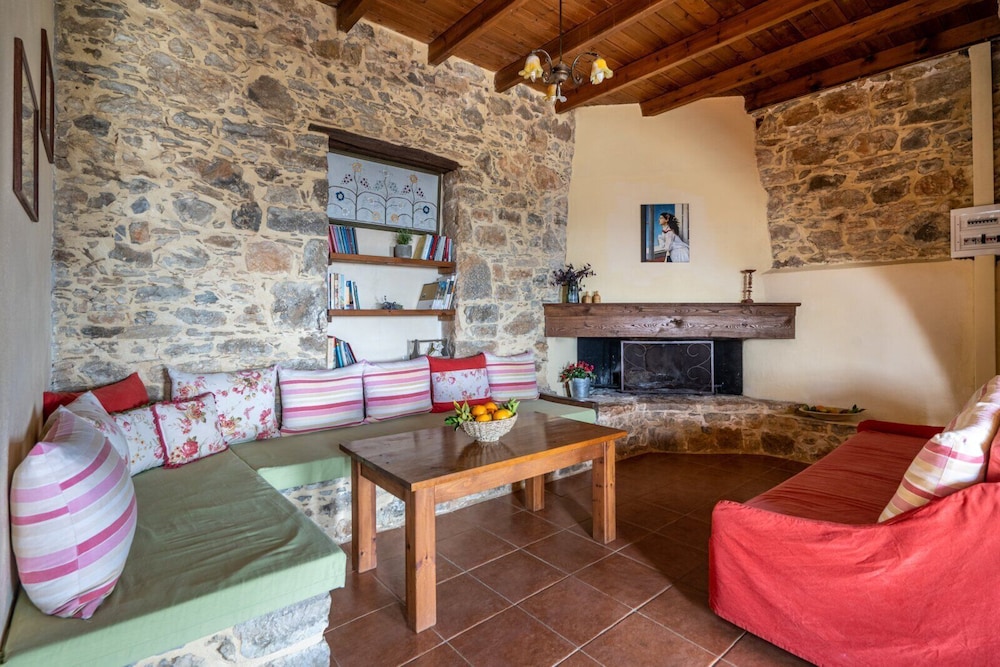 Traditional House, Mountain View