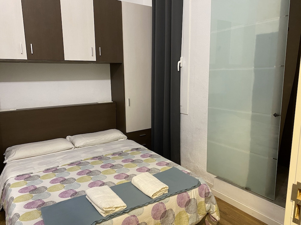 Economy Double Room, Private Bathroom (Interior) photo 3