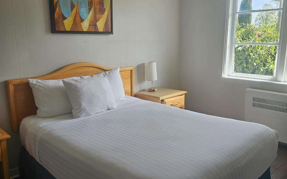 Deluxe Room, Kitchen - Photo 1