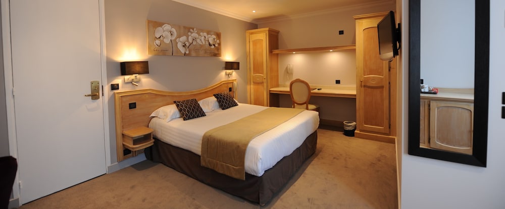 Deluxe Double Room, 1 Queen Bed photo 2