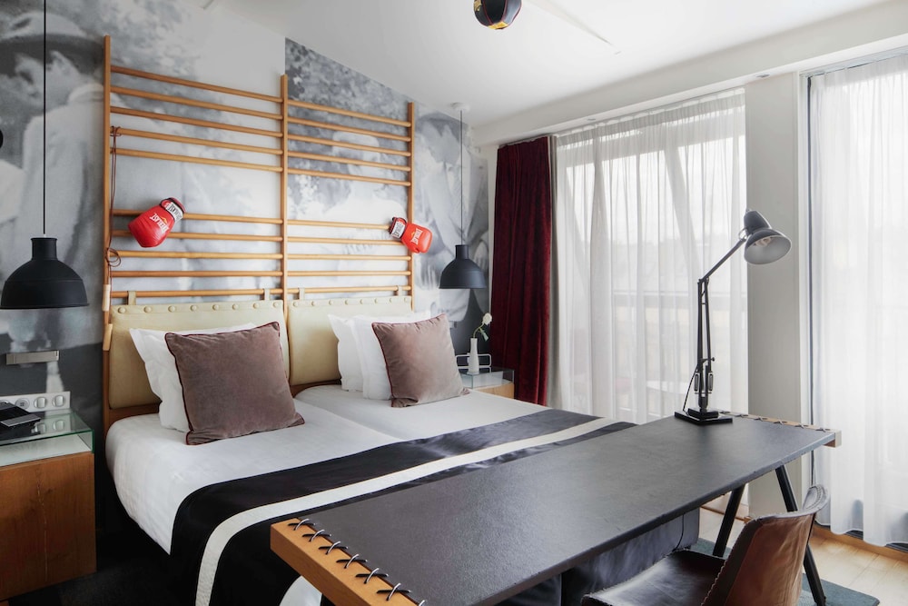 Family Privilege, 2 rooms with balcony - Free soft minibar, Chromecast - Snacks, press, fitness photo 3