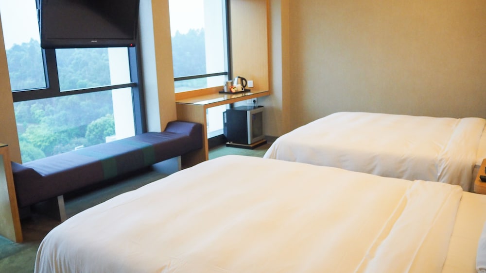 Room, 2 Twin Beds - Photo 6