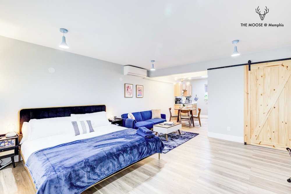 Executive Studio Suite, 1 King Bed with Sofa bed, Non Smoking, Courtyard View